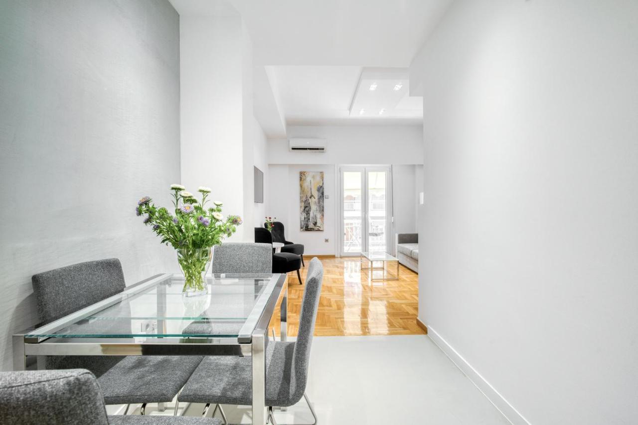 Elegant Light Two Bedroom Apartment In City Center Ateny Zewnętrze zdjęcie